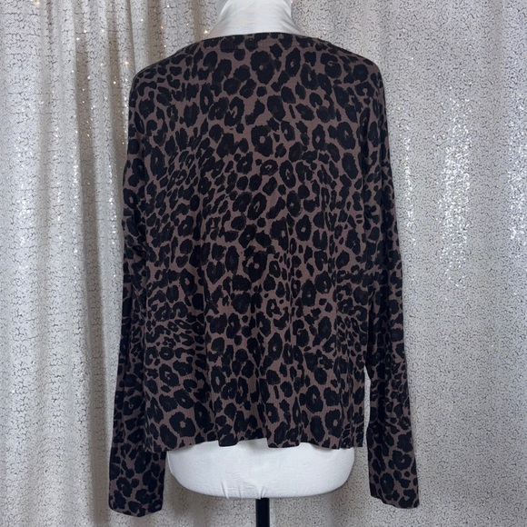 Sanctuary Animal Print V-Neck Sweater - Picture 3 of 4